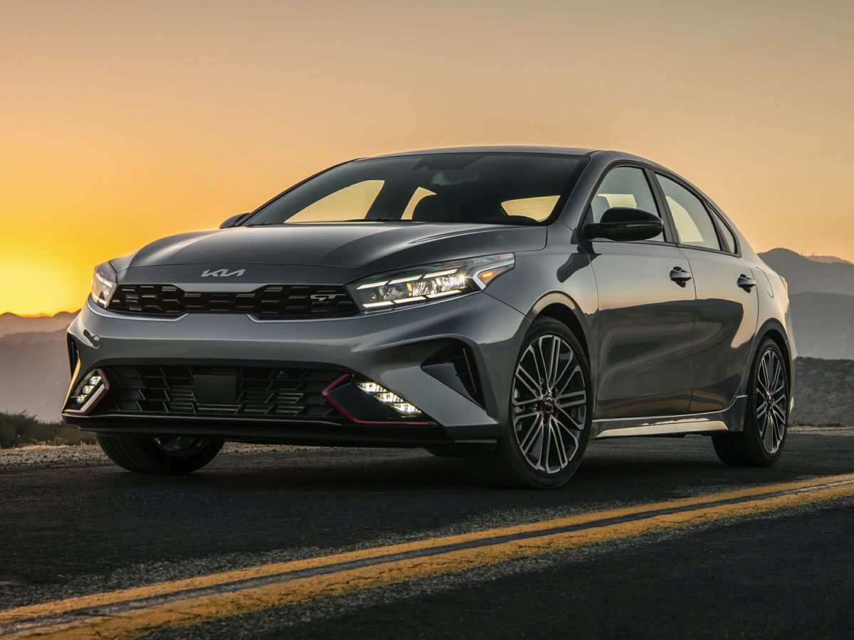 2023 Kia Forte LXS photo 2