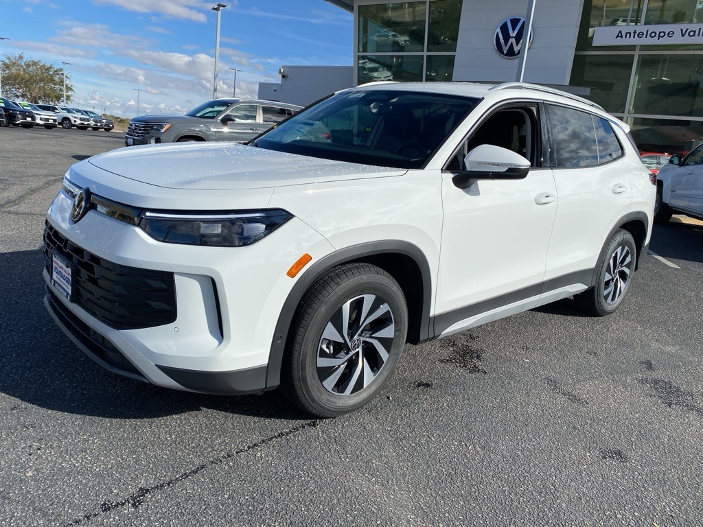 2026 Volkswagen Tiguan S photo 3