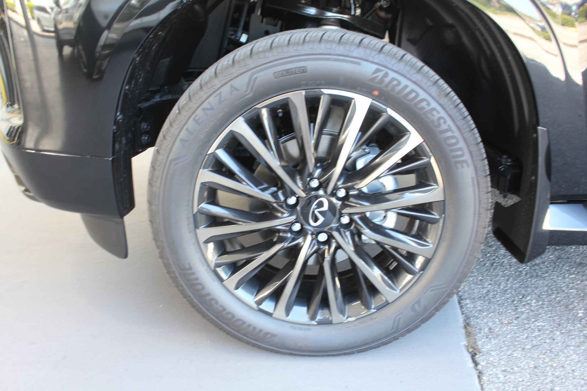 2026 Infiniti QX80 photo 10