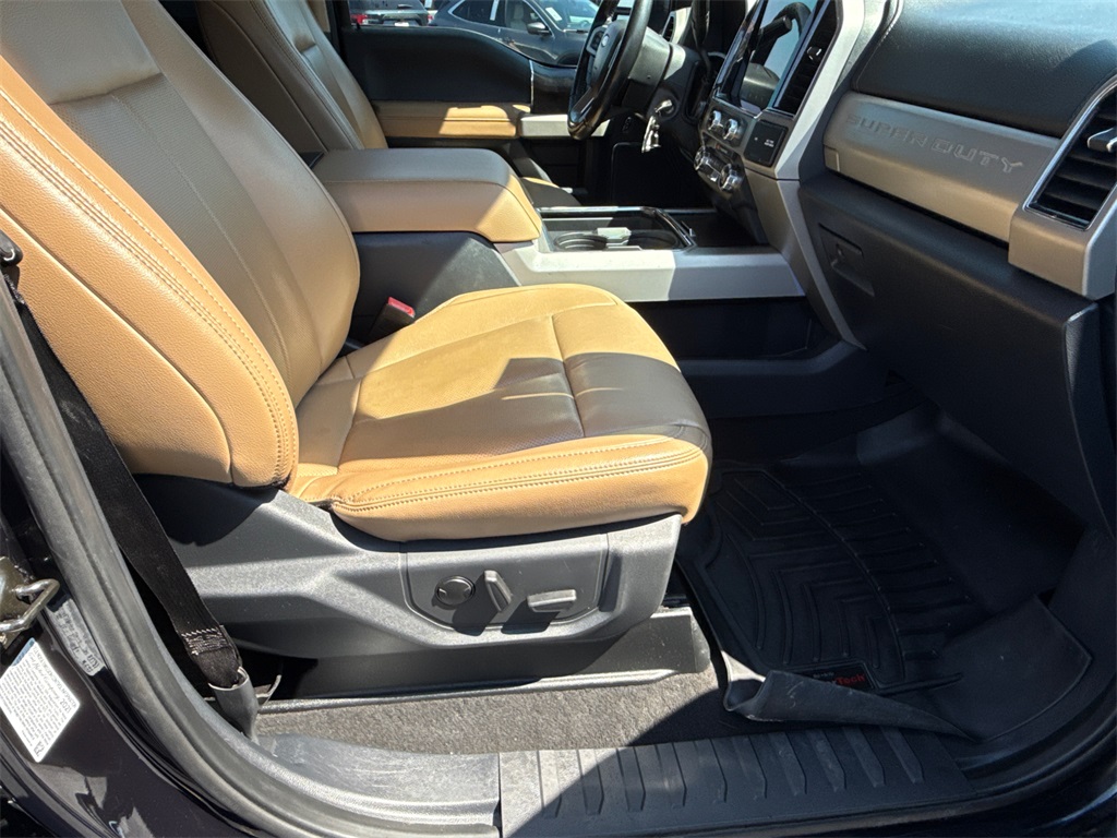 2022 Ford F-350 Lariat photo 13