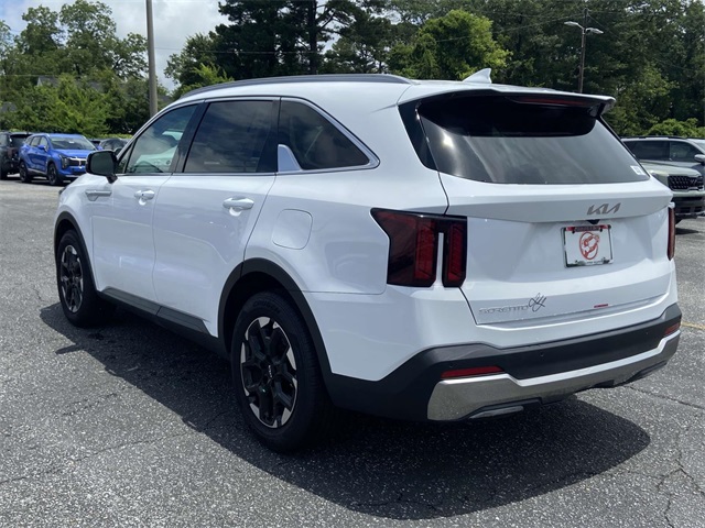 2025 Kia Sorento S photo 3