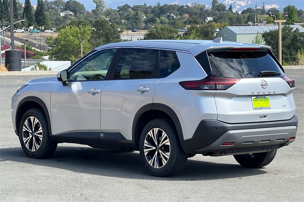 2023 Nissan Rogue SV photo 3