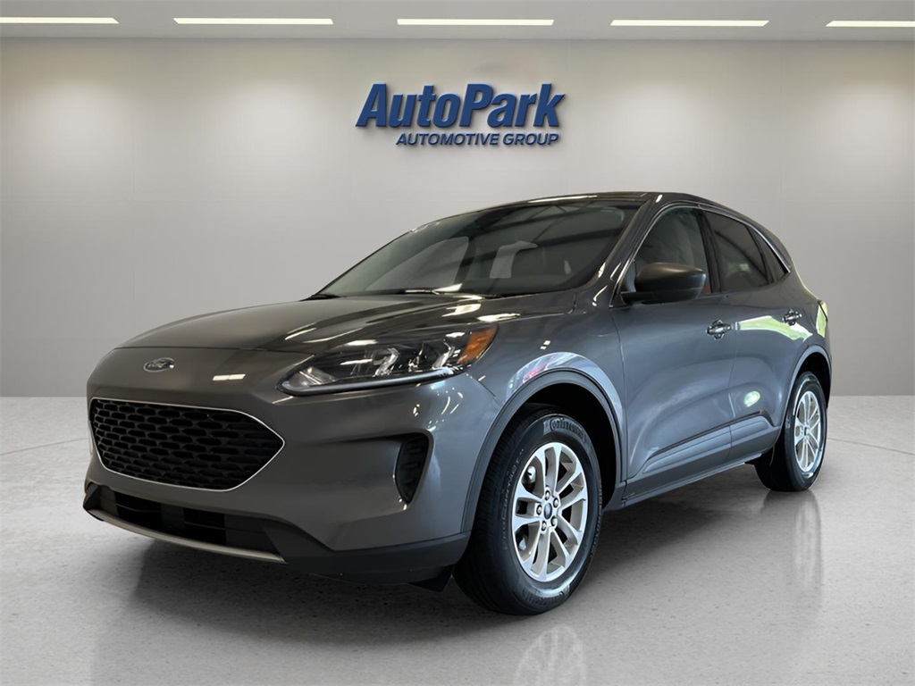 2022 Ford Escape SE photo 3