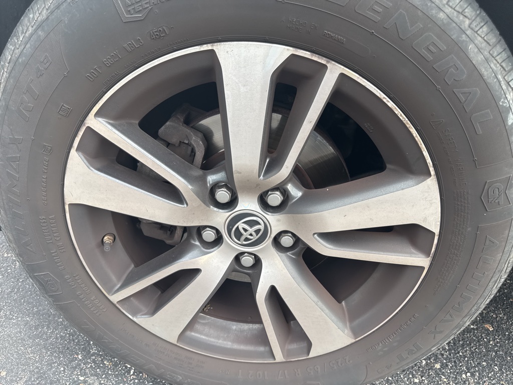 2018 Toyota RAV4 XLE photo 6