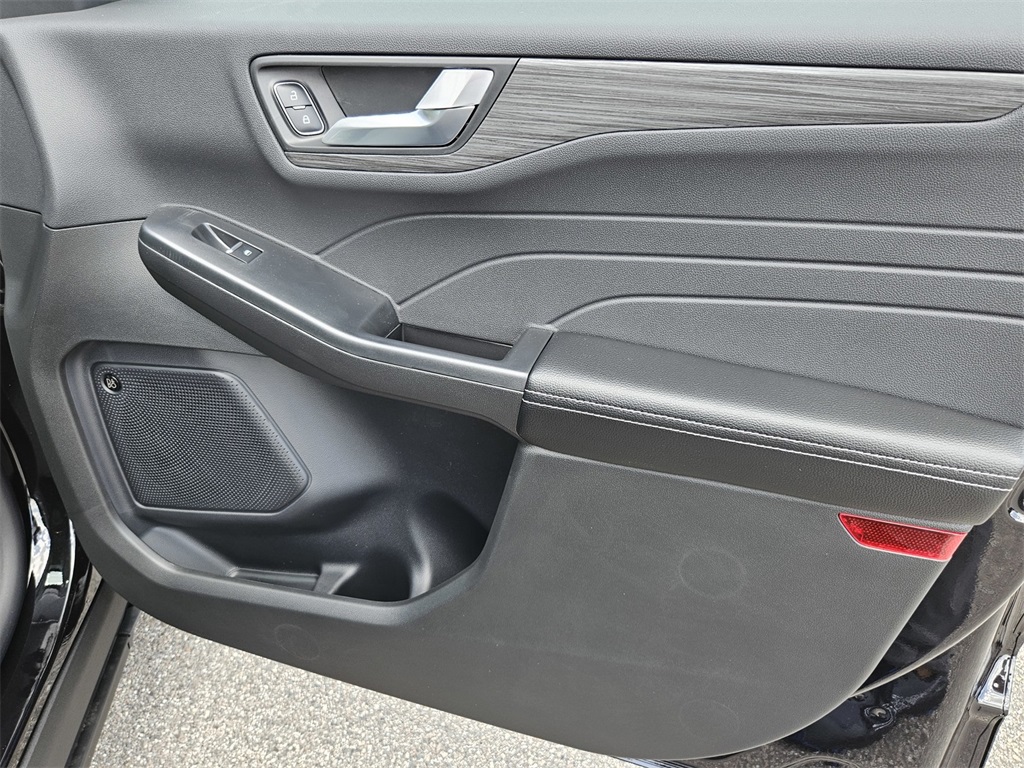 2025 Ford Escape Plug-In Hybrid photo 34