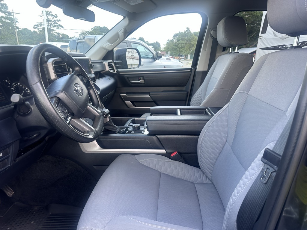 2024 Toyota Tundra SR5 photo 3