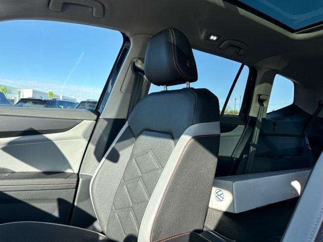 2025 Volkswagen Atlas Peak Edition SE photo 22