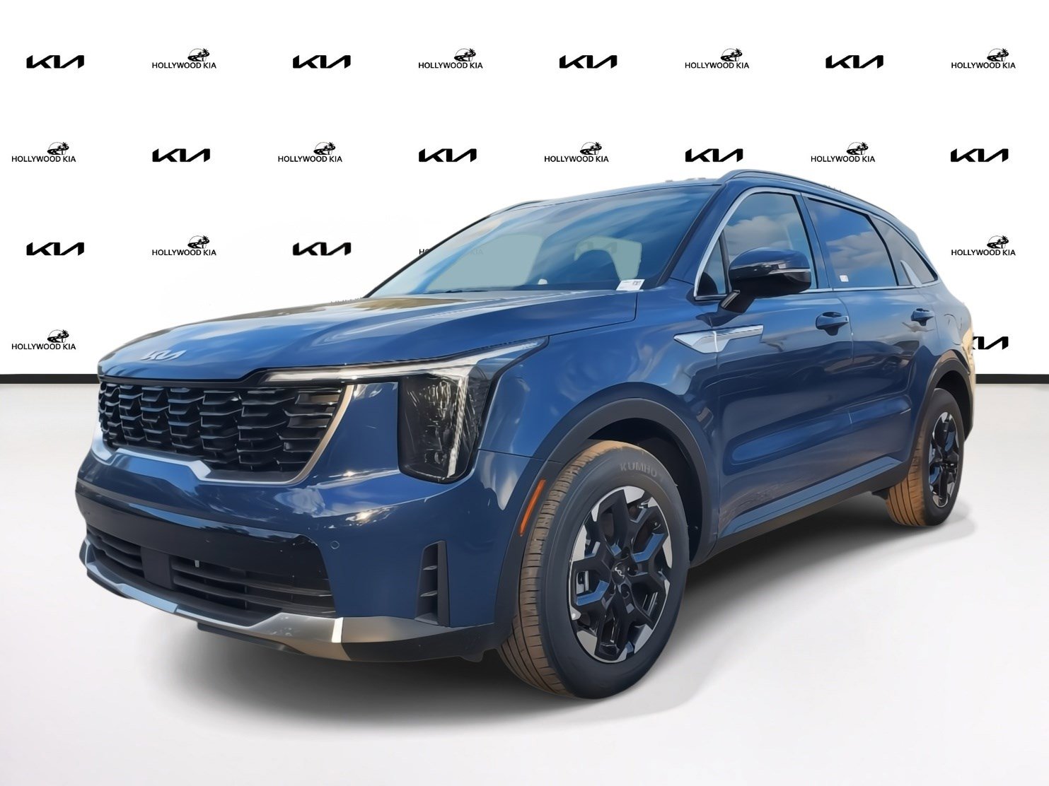 2025 Kia Sorento S photo 3