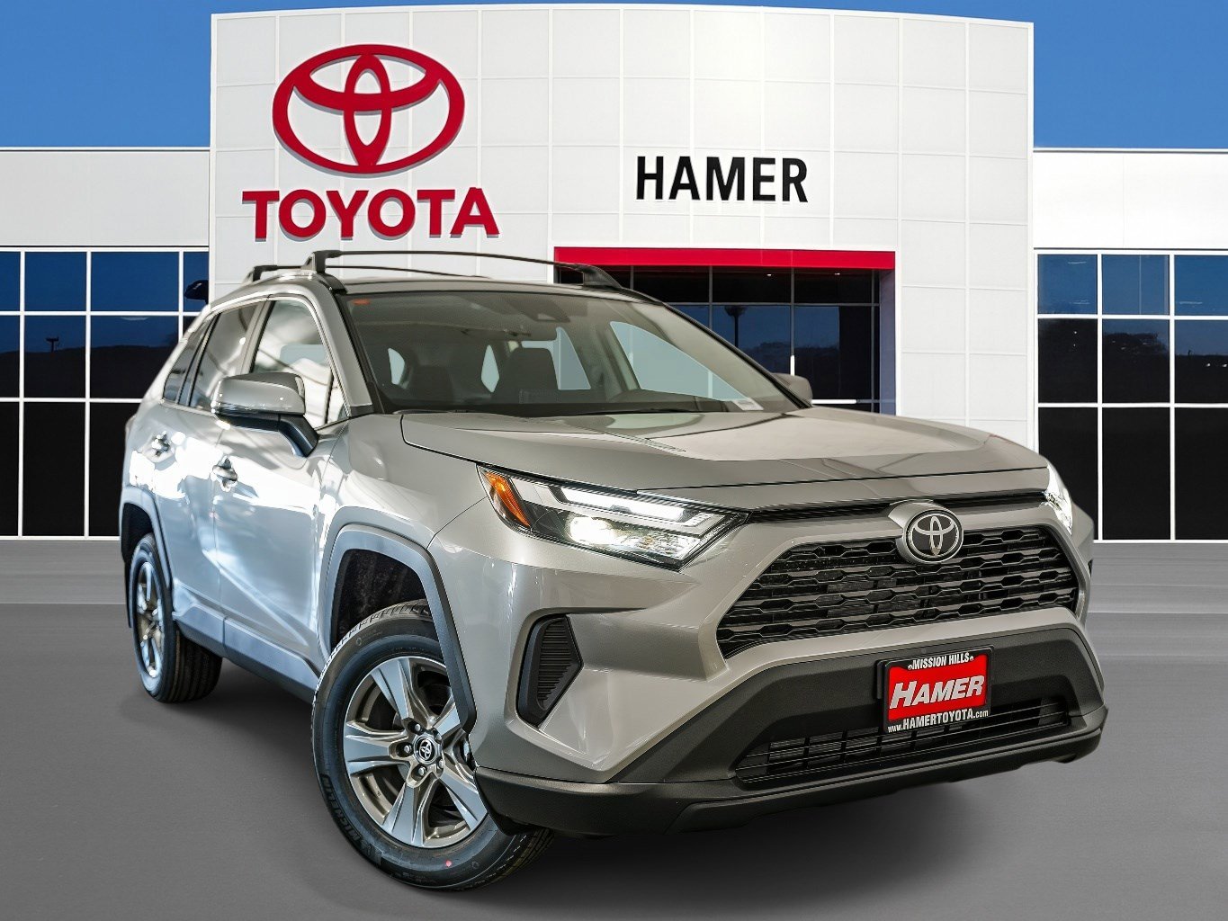 2025 Toyota RAV4 XLE's photo