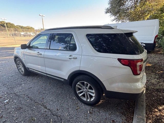 2016 Ford Explorer XLT Sport photo 4