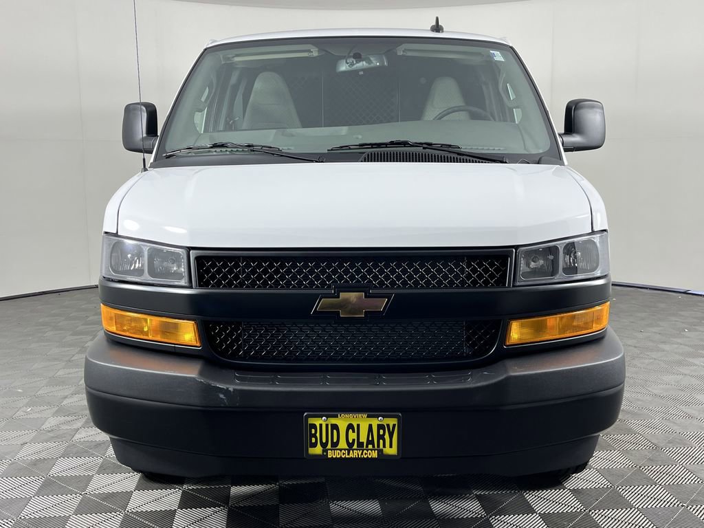 2025 Chevrolet Express Cargo 2500 photo 2