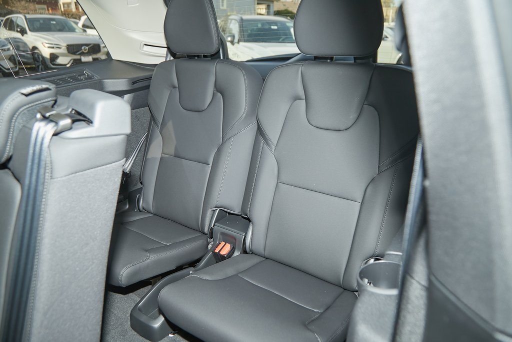 2025 VOLVO XC90 - Image 18