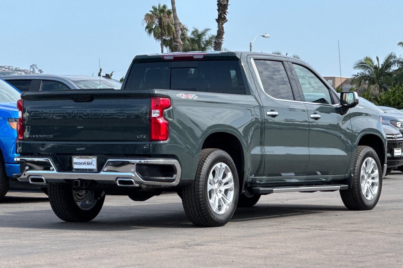 2025 Chevrolet Silverado 1500 LTZ photo 4