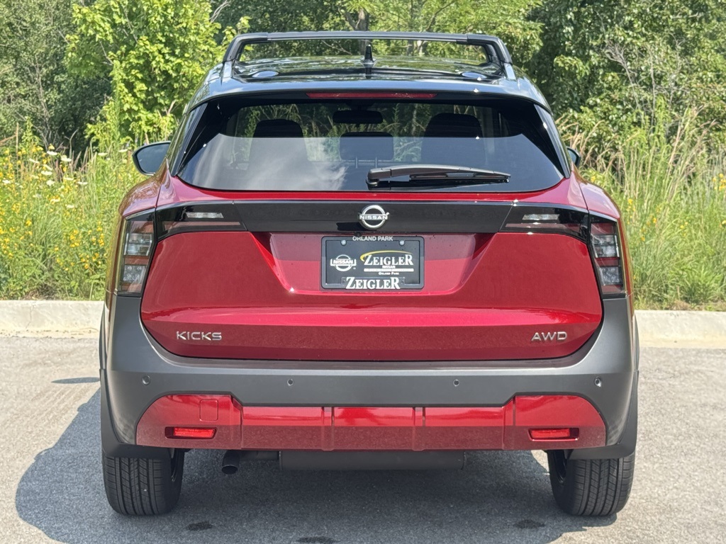 2025 Nissan Kicks SV photo 5