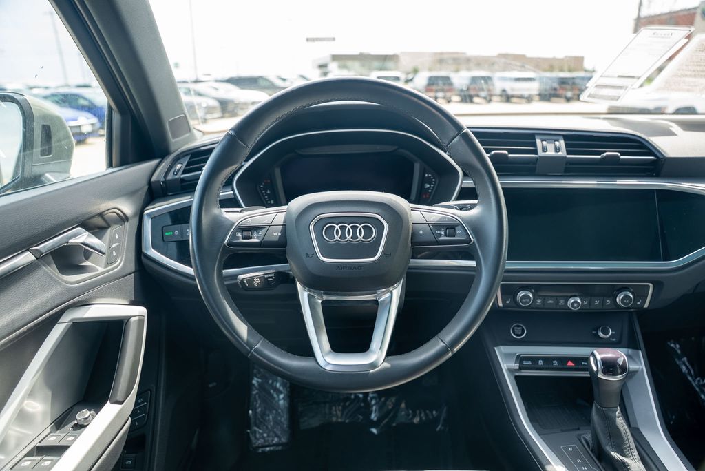 2024 Audi Q3 45 TFSI S line Premium photo 14