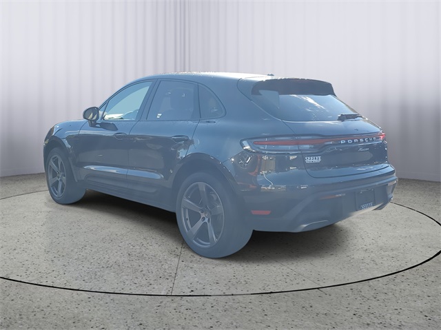 2022 Porsche Macan Base photo 4