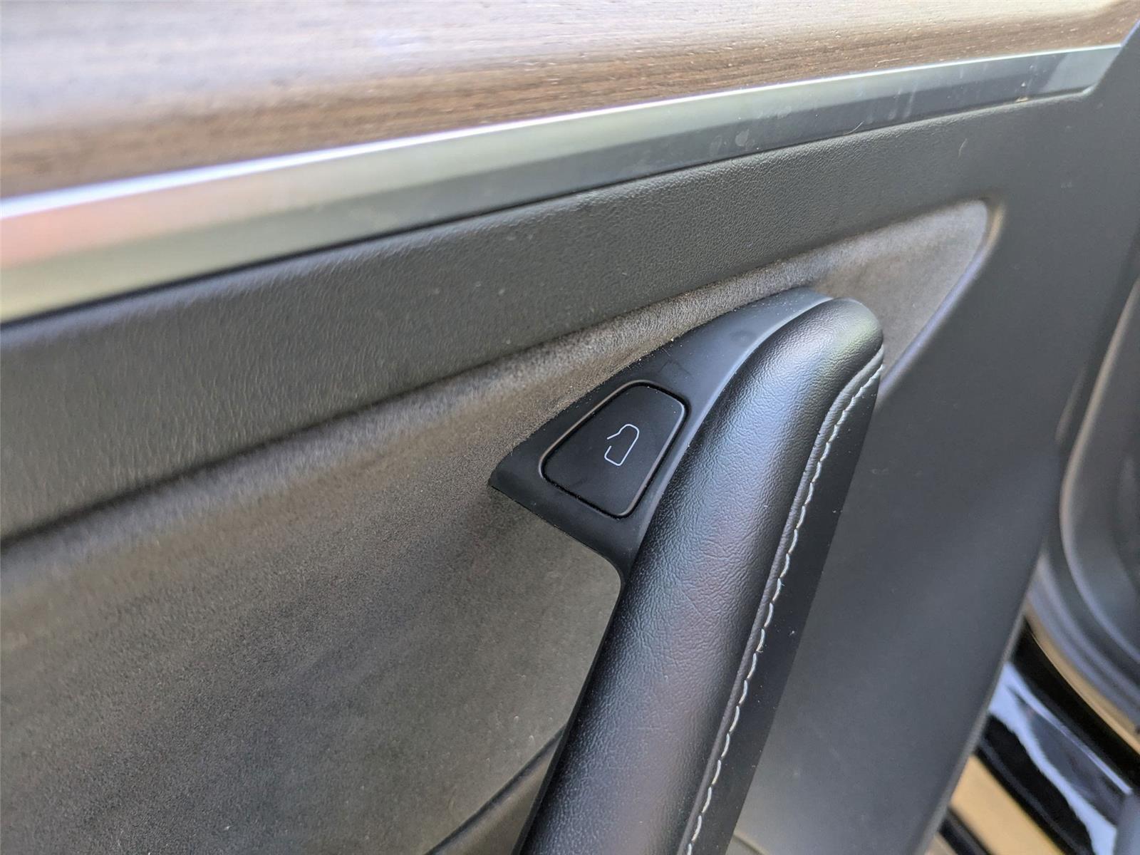 2021 Tesla Model 3 Standard Range Plus photo 13