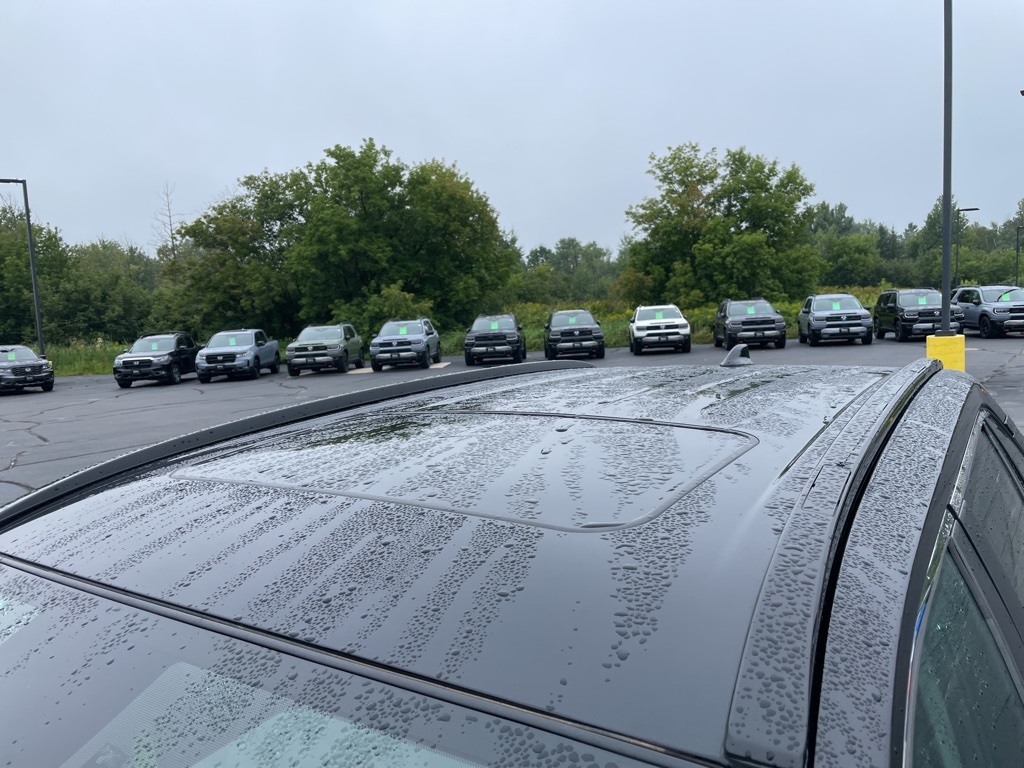 2021 Toyota RAV4 Hybrid XLE photo 3