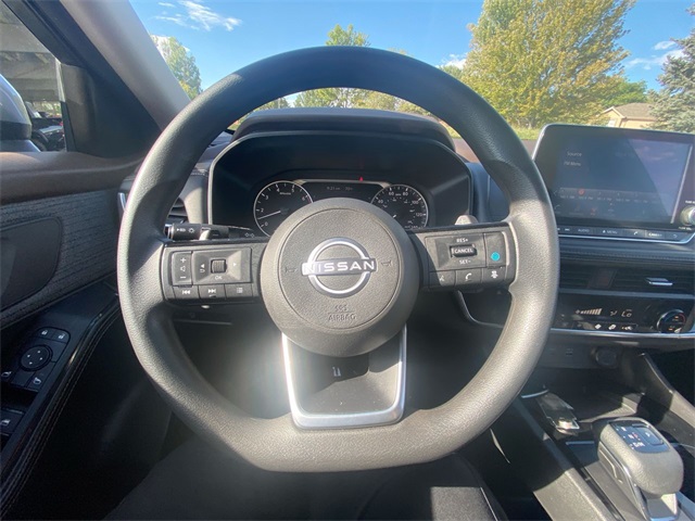 2023 Nissan Rogue SV photo 4