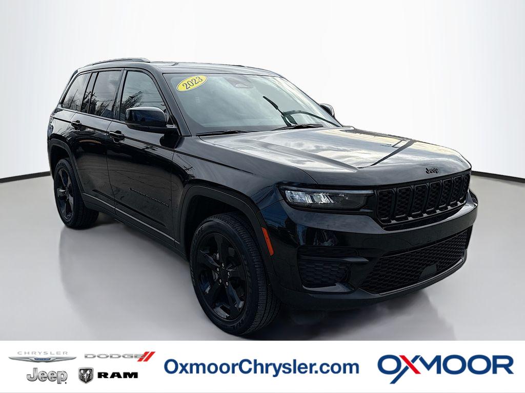 2023 Jeep Grand Cherokee Altitude's photo