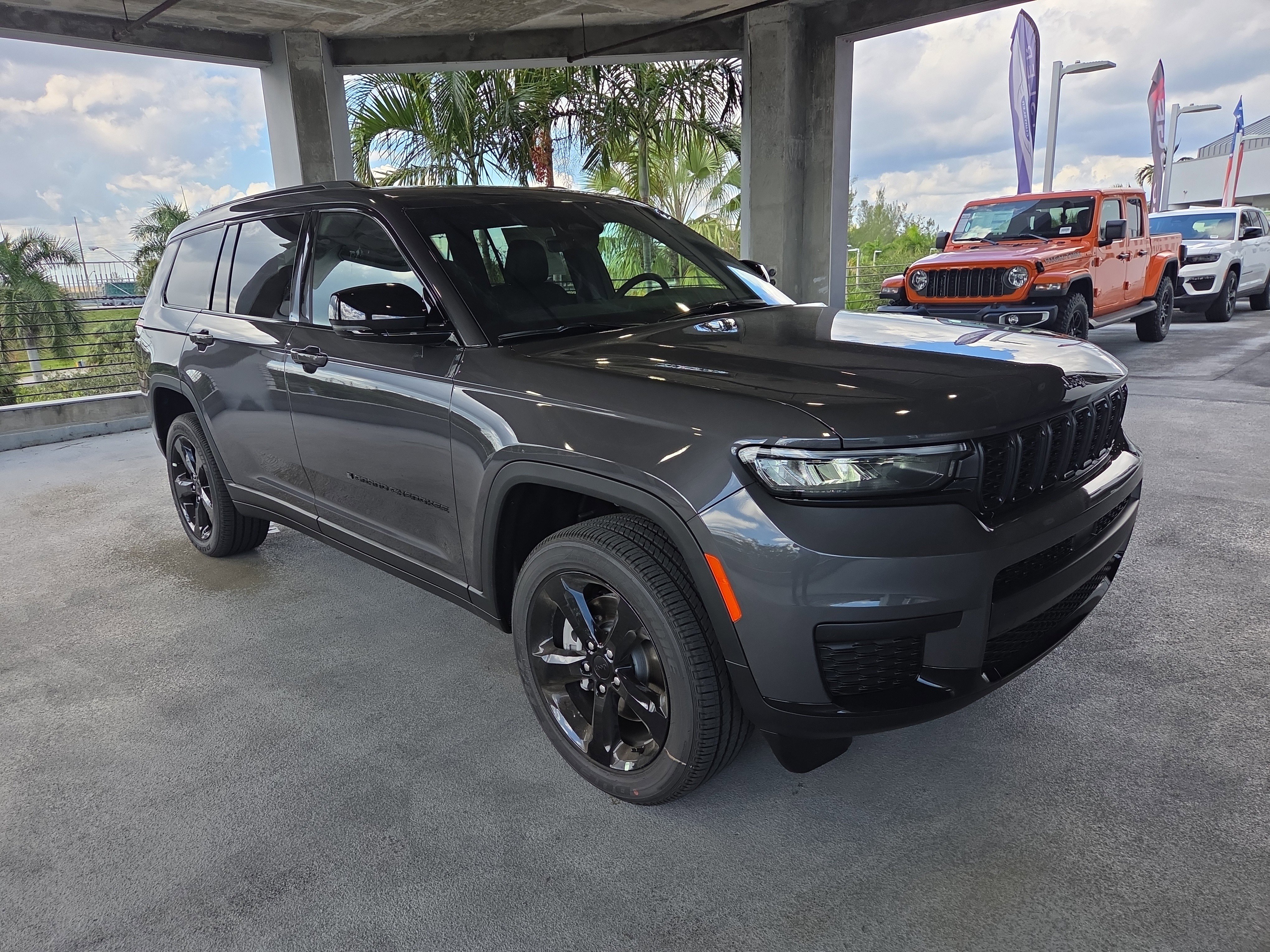 2025 Jeep Grand Cherokee L Altitude's photo