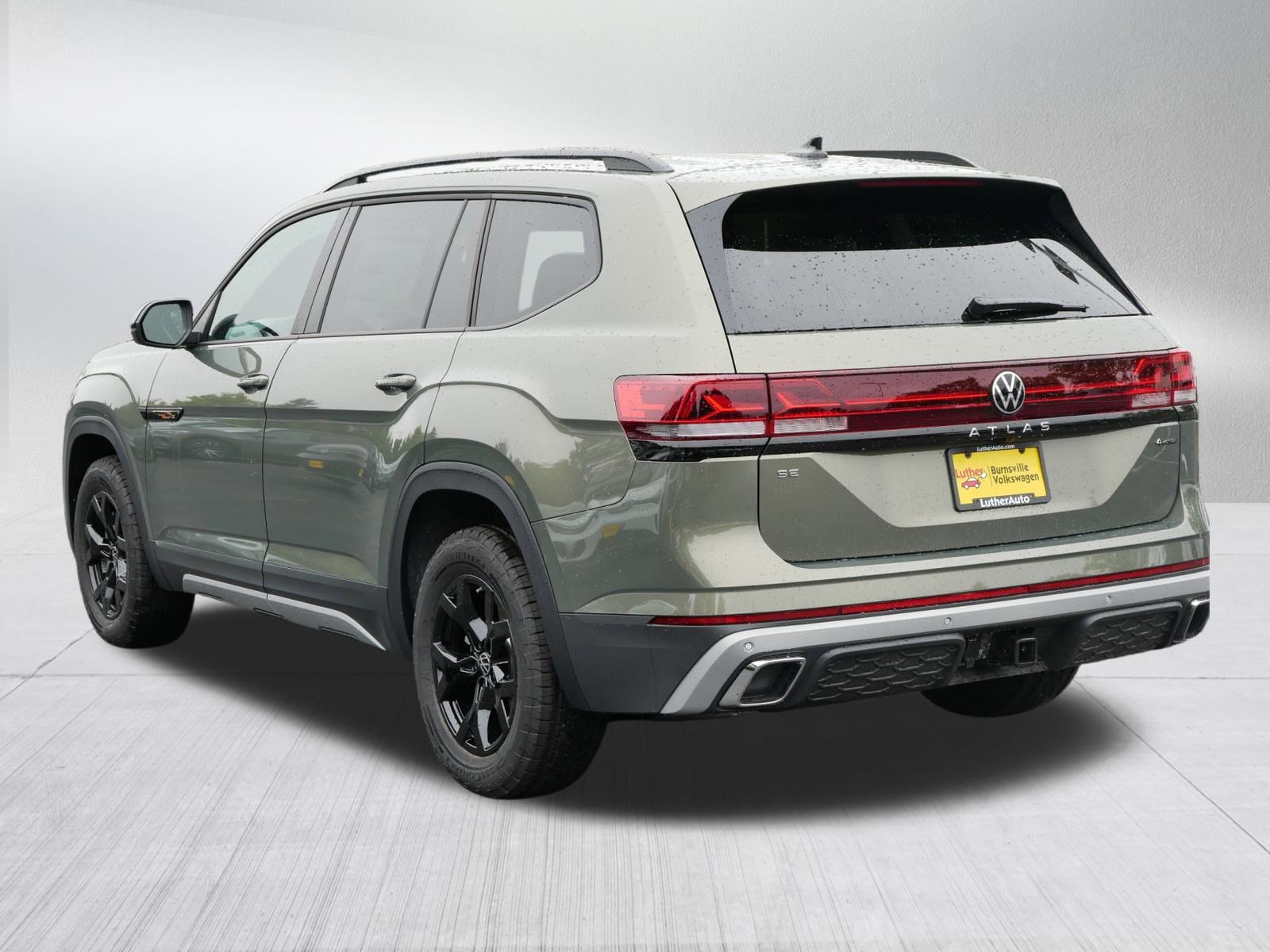 2025 Volkswagen Atlas Peak Edition SE photo 3