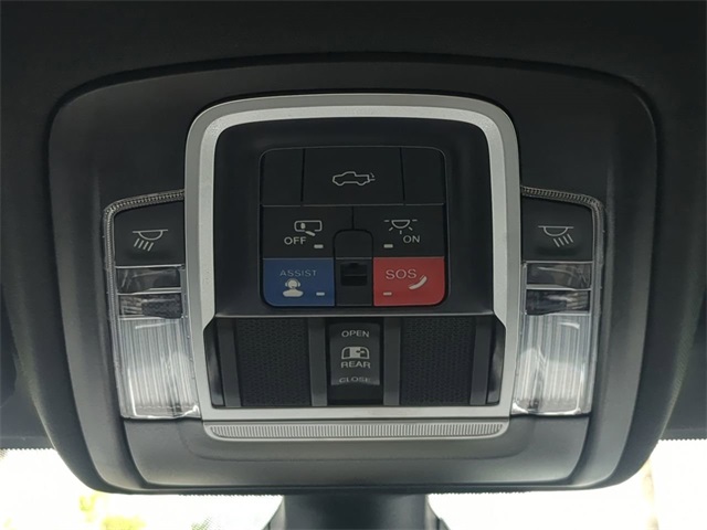 2024 Ram 3500 Laramie photo 21