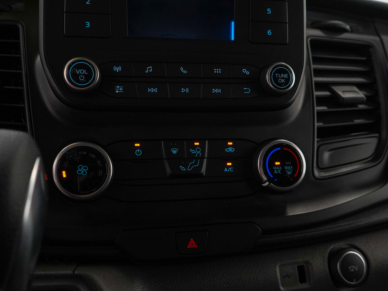 2020 Ford Transit photo 24