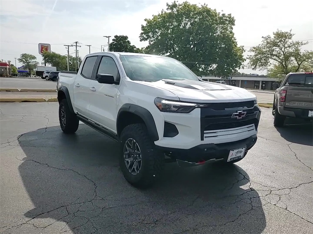 2025 Chevrolet Colorado ZR2 photo 4