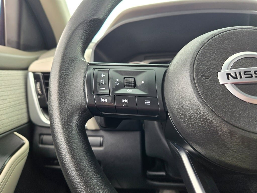 2021 Nissan Rogue SV photo 23