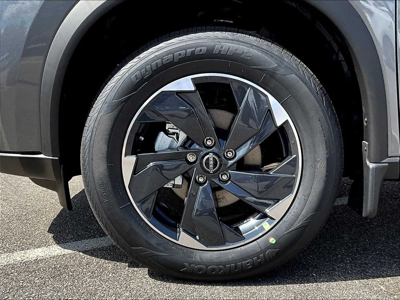 2026 Nissan Rogue SV photo 3