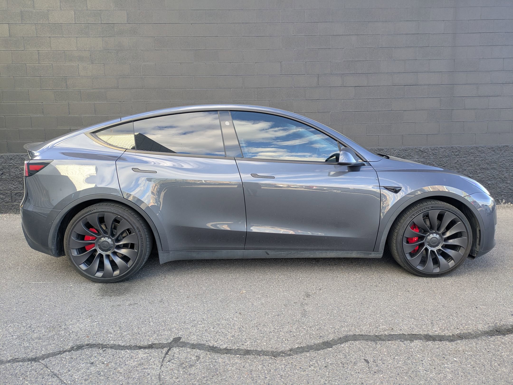 2023 Tesla Model Y Performance photo 4