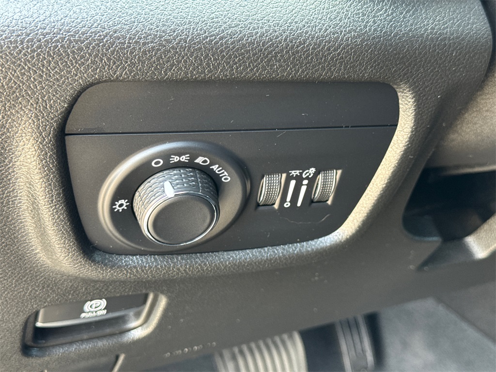 2023 Jeep Grand Cherokee Altitude photo 26