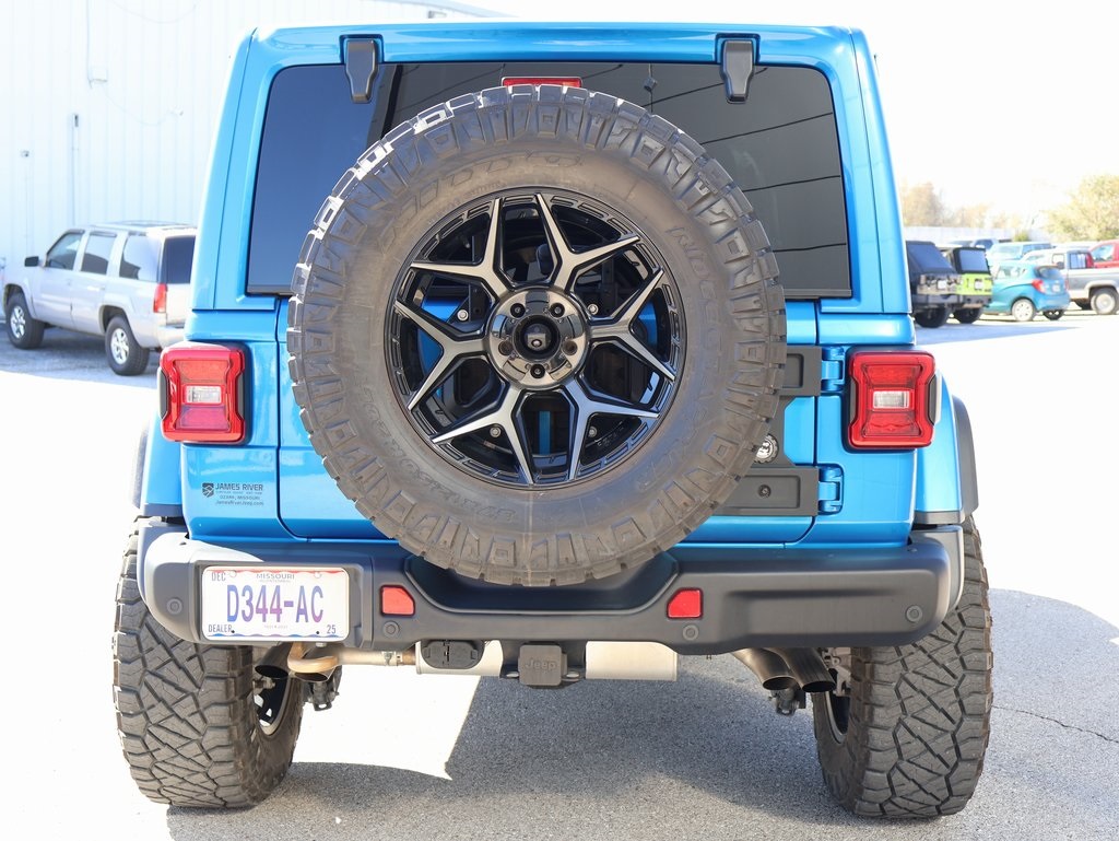 2023 Jeep Wrangler Rubicon 392 photo 3