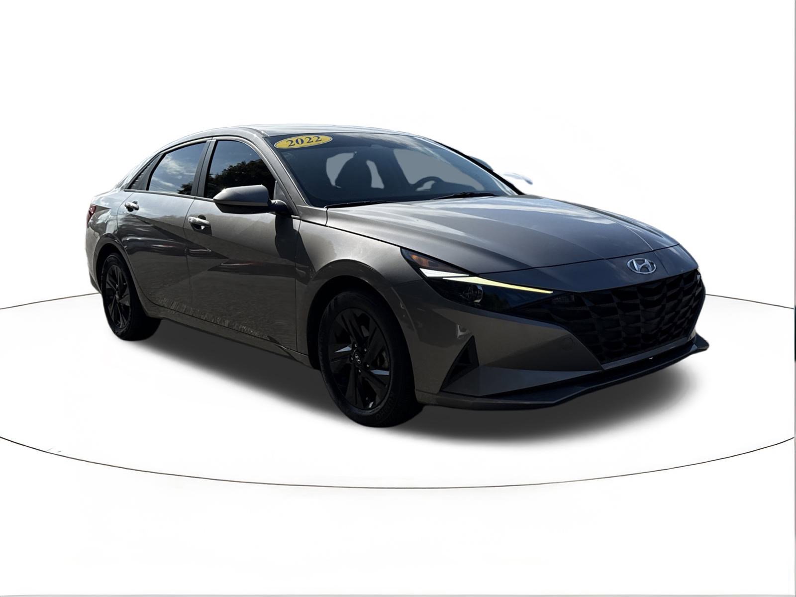 2022 Hyundai Elantra SEL's photo