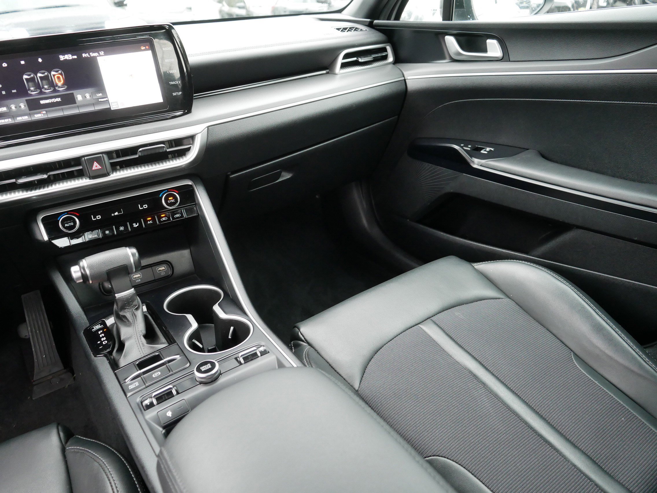 2022 Kia K5 GT-Line photo 11