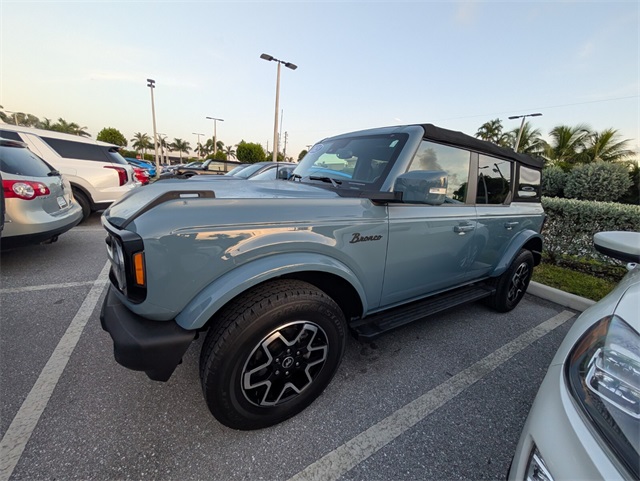 2023 Ford Bronco Outer Banks photo 3