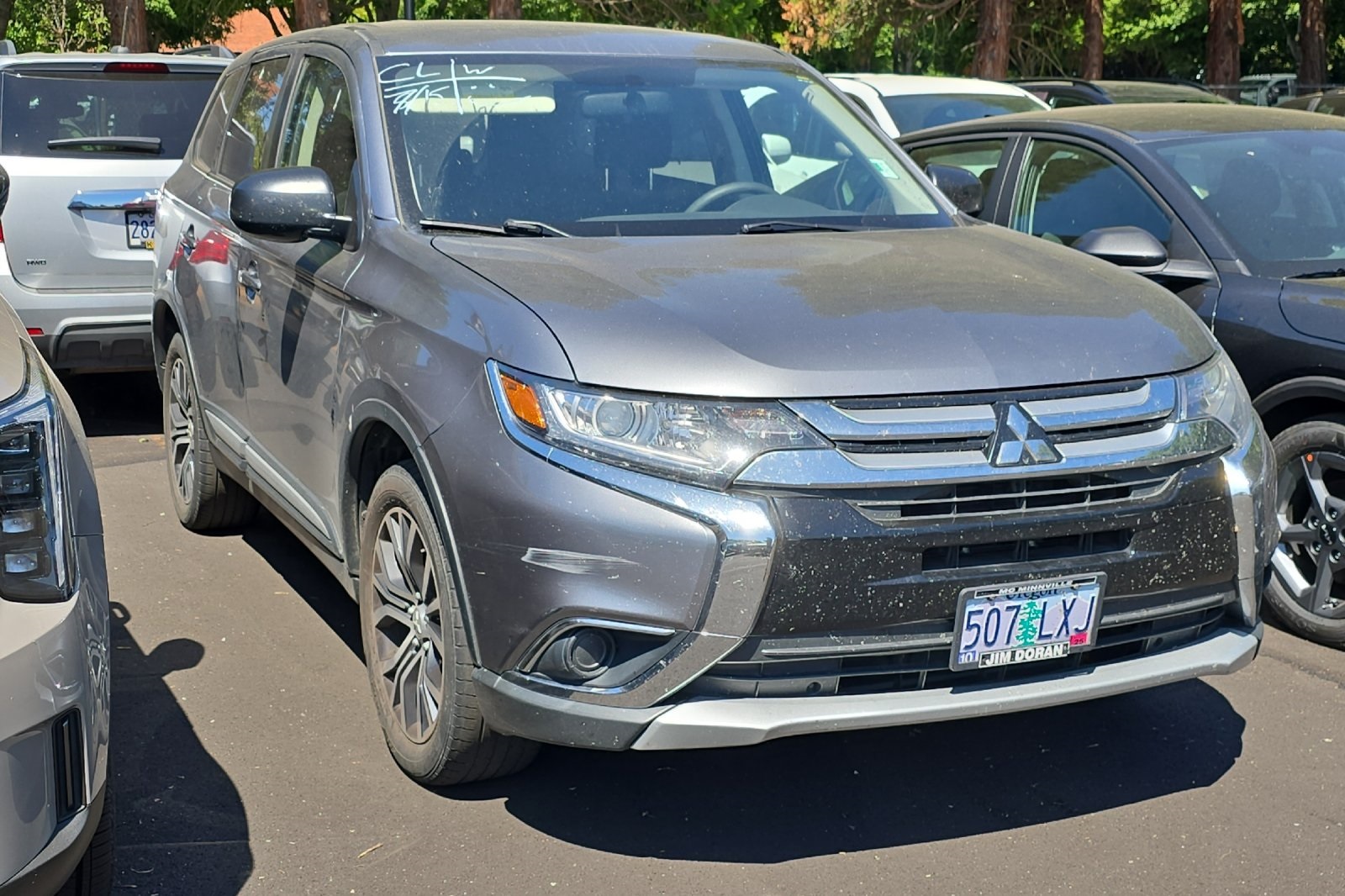 2018 Mitsubishi Outlander ES photo 2