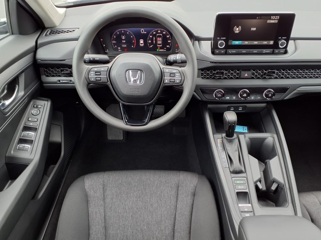 2025 Honda Accord LX photo 3