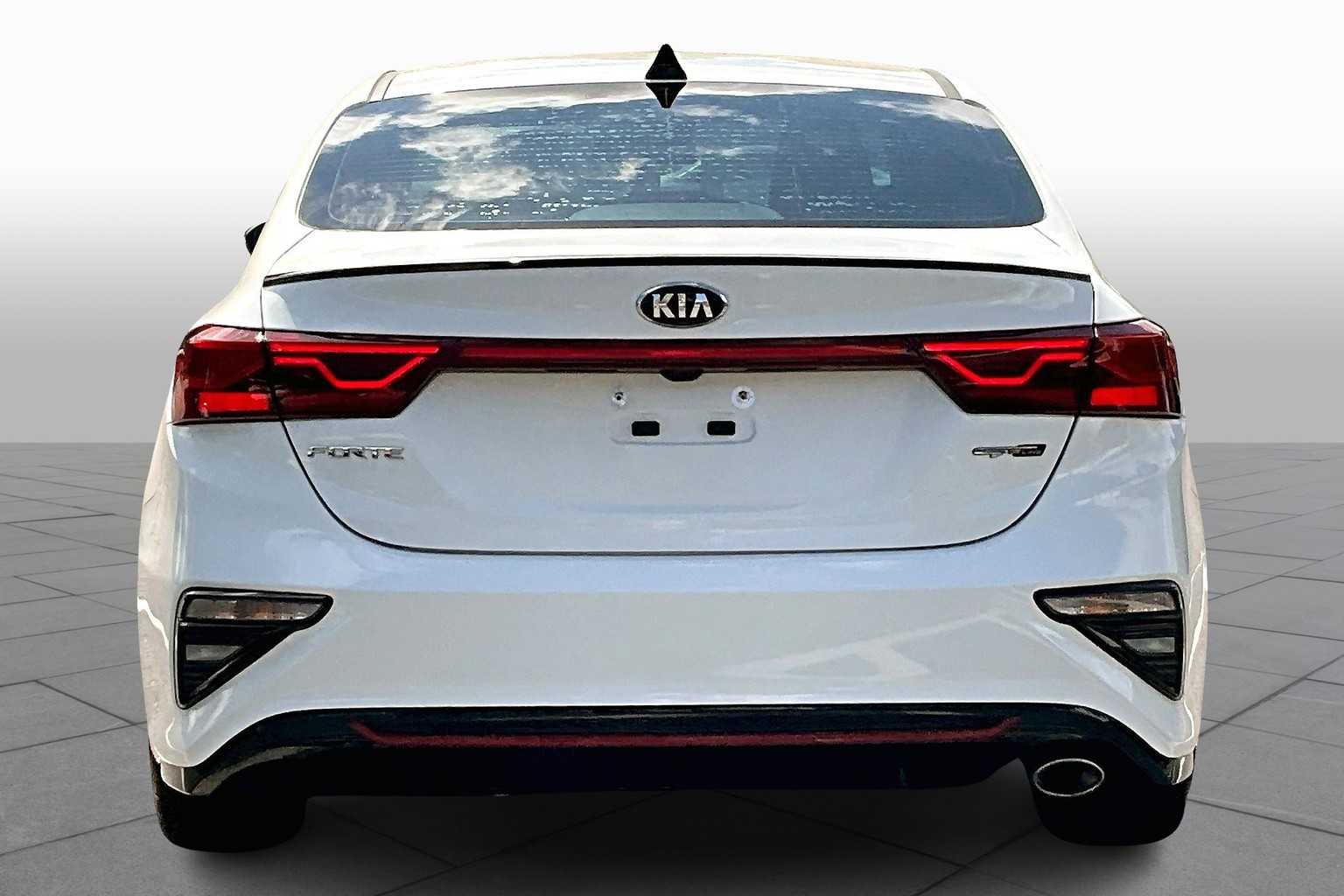 2021 Kia Forte GT-Line photo 4