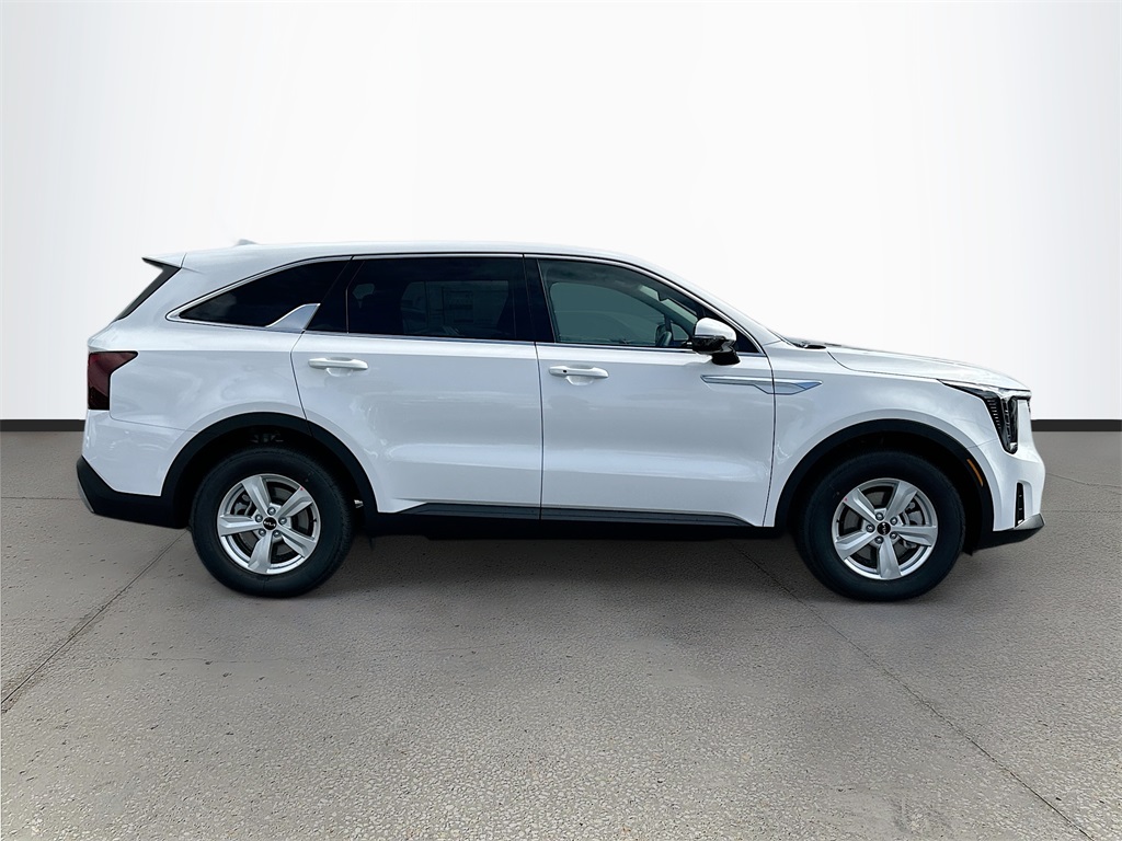 2026 Kia Sorento LX photo 6
