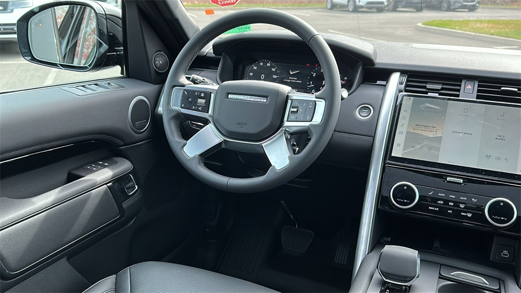 2025 Land Rover Discovery S photo 27
