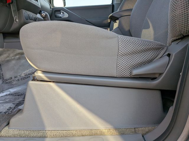 2018 Nissan Frontier SV photo 16