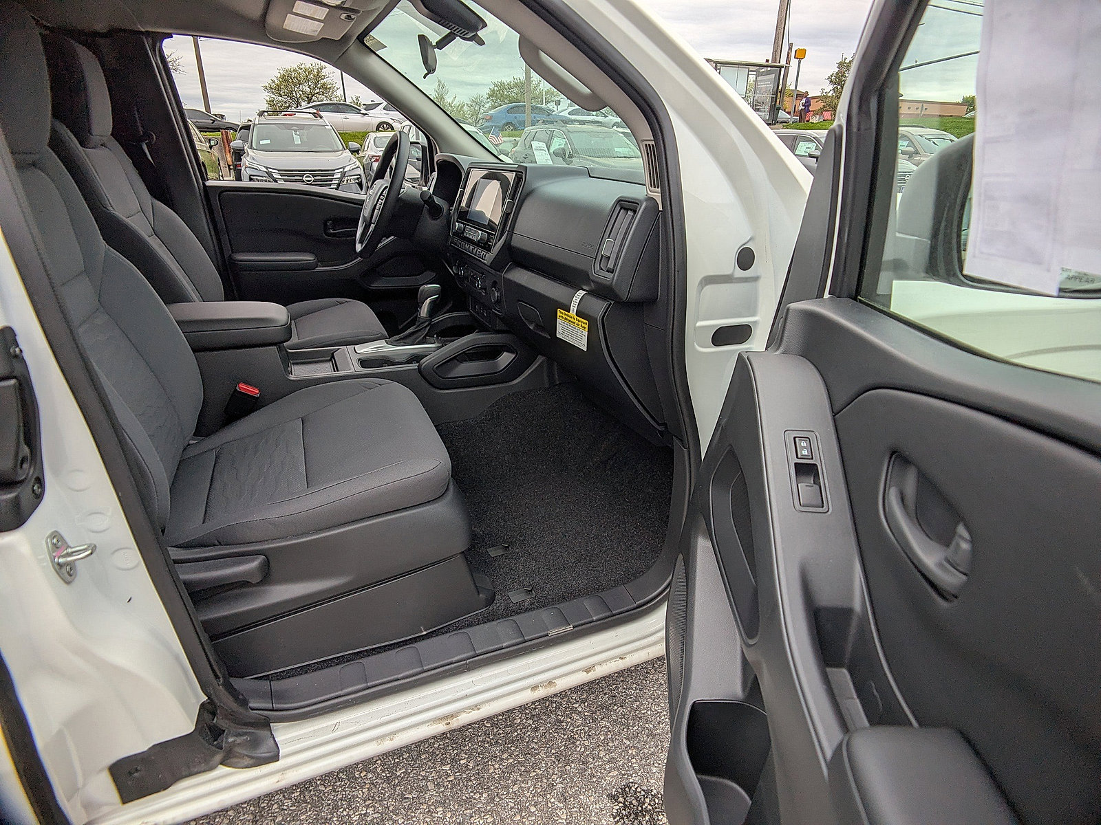 2025 Nissan Frontier S photo 3