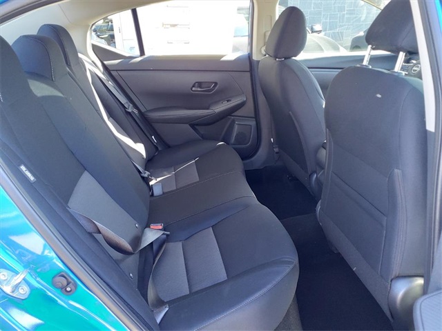 2025 Nissan Sentra SV photo 7