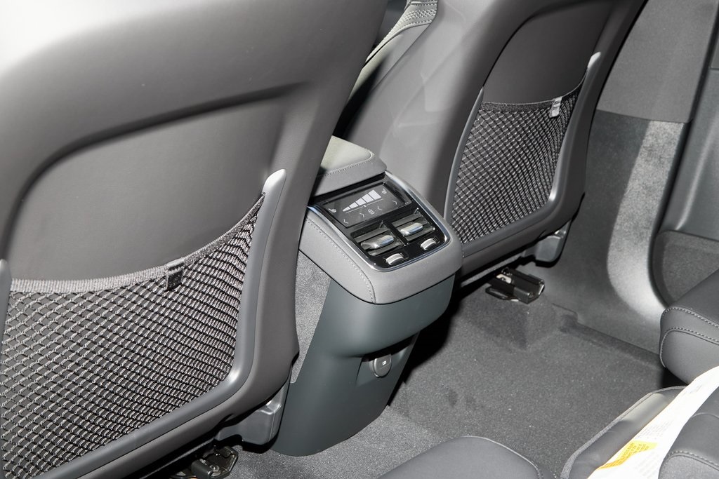 2026 VOLVO XC90 - Image 29