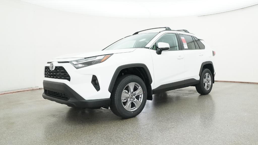 2025 Toyota RAV4 XLE photo 6