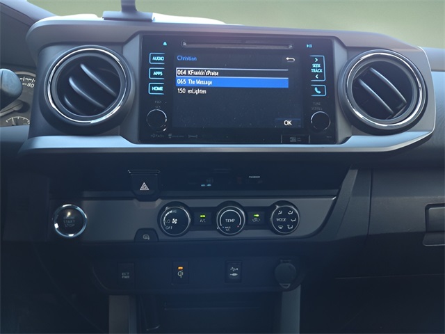 2016 Toyota Tacoma TRD Sport photo 25