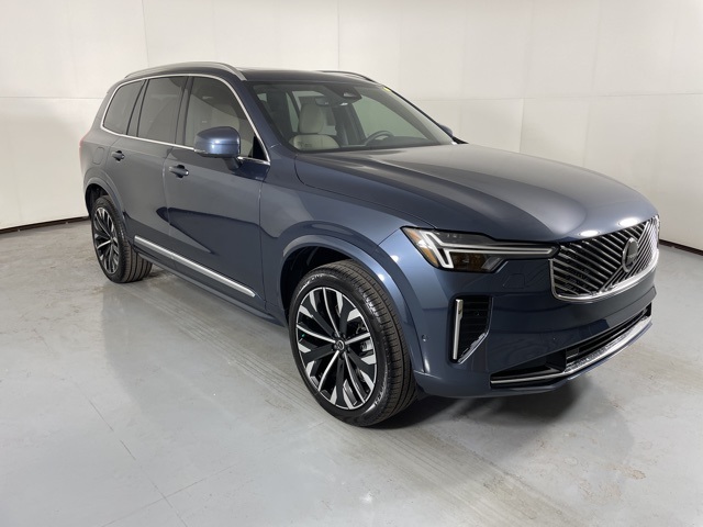 2026 Volvo XC90 AWD Plus photo 2