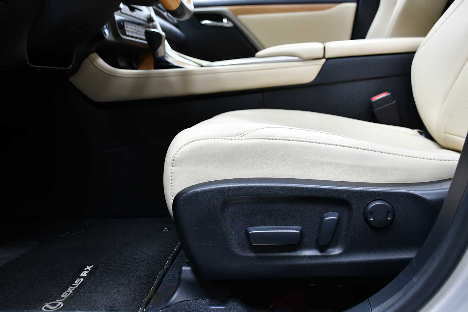 2021 Lexus RX 450hL AWD photo 13